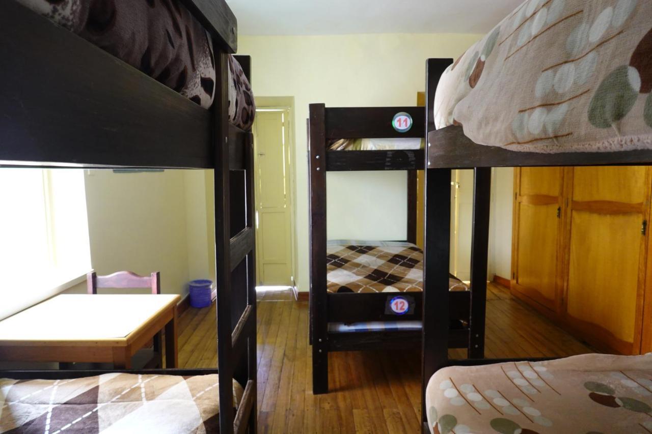 Cama em Dormitório Misto com 6 Camas