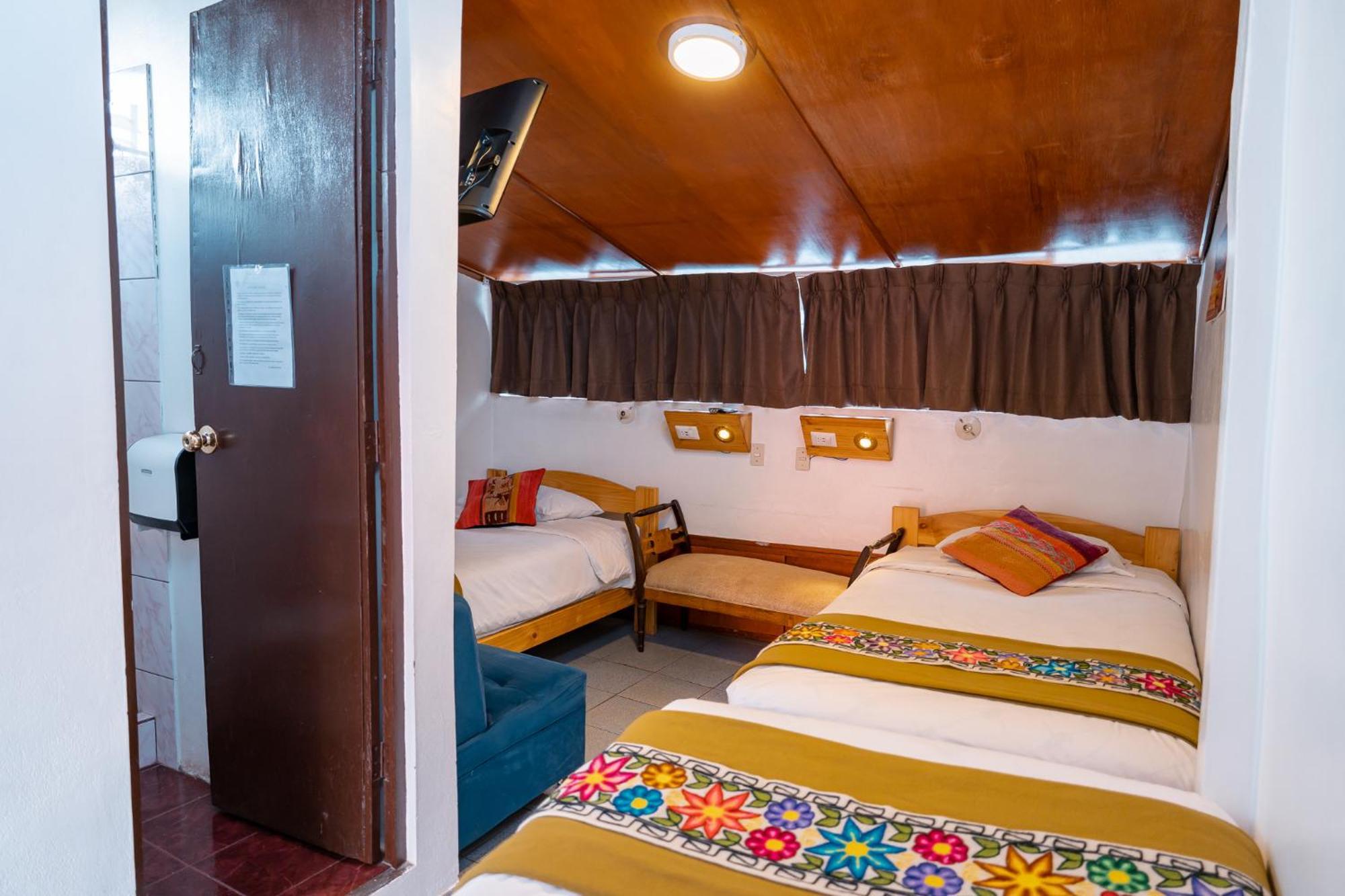 Dreibettzimmer mit eigenem Bad