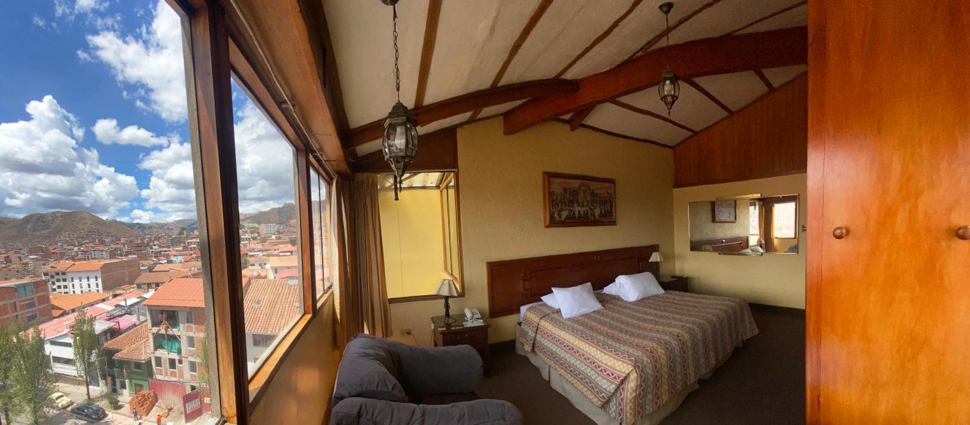 Queen Room,1541945500:JPEG