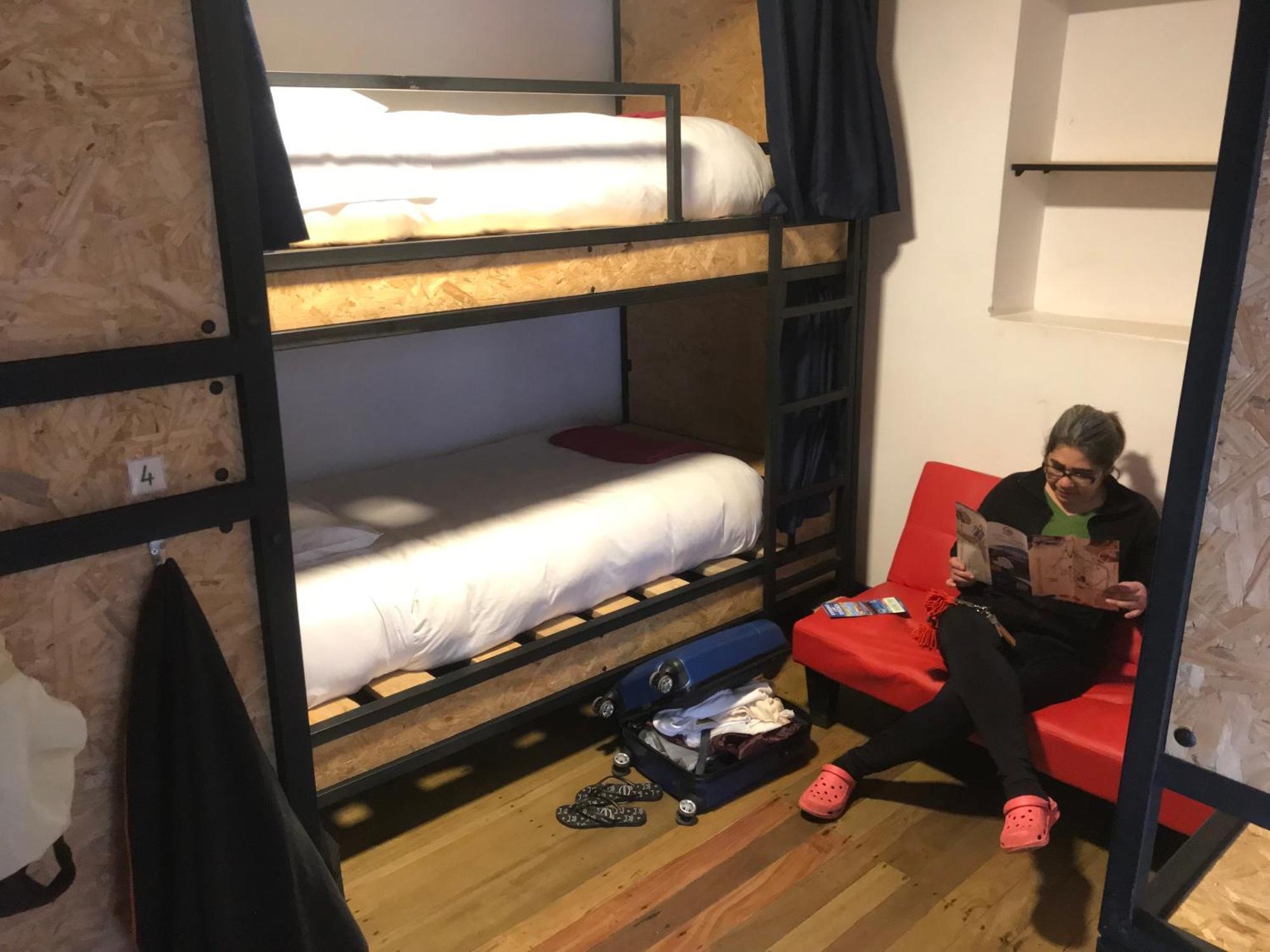 Cama em Dormitório Misto com 4 Camas