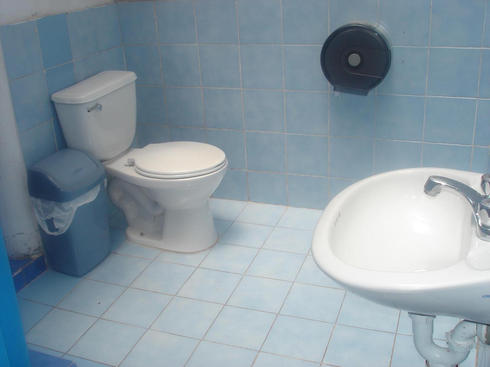 Cama de Solteiro em Dormitório com 6 Camas