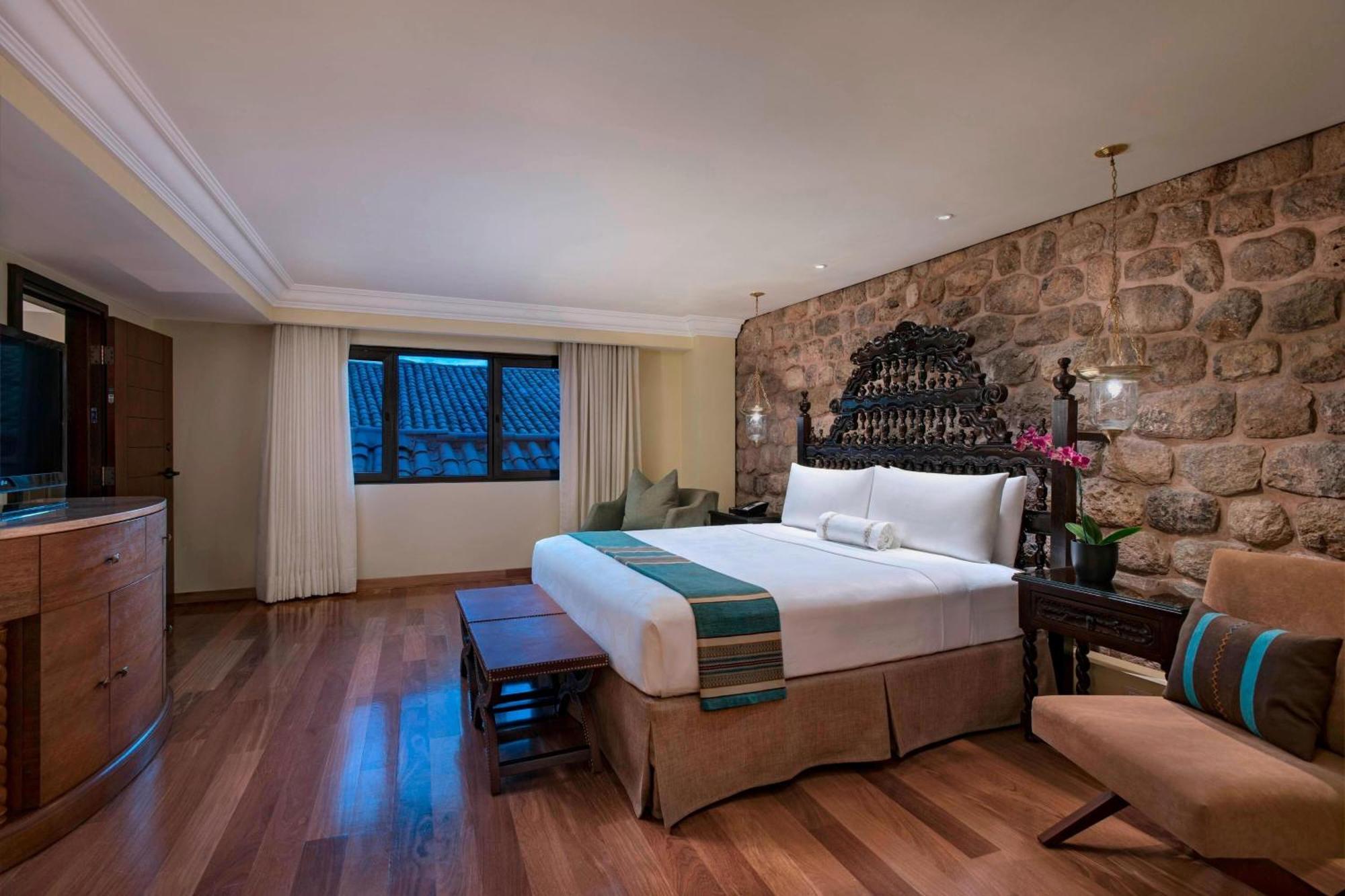 Imperial One-Bedroom King Suite with City View