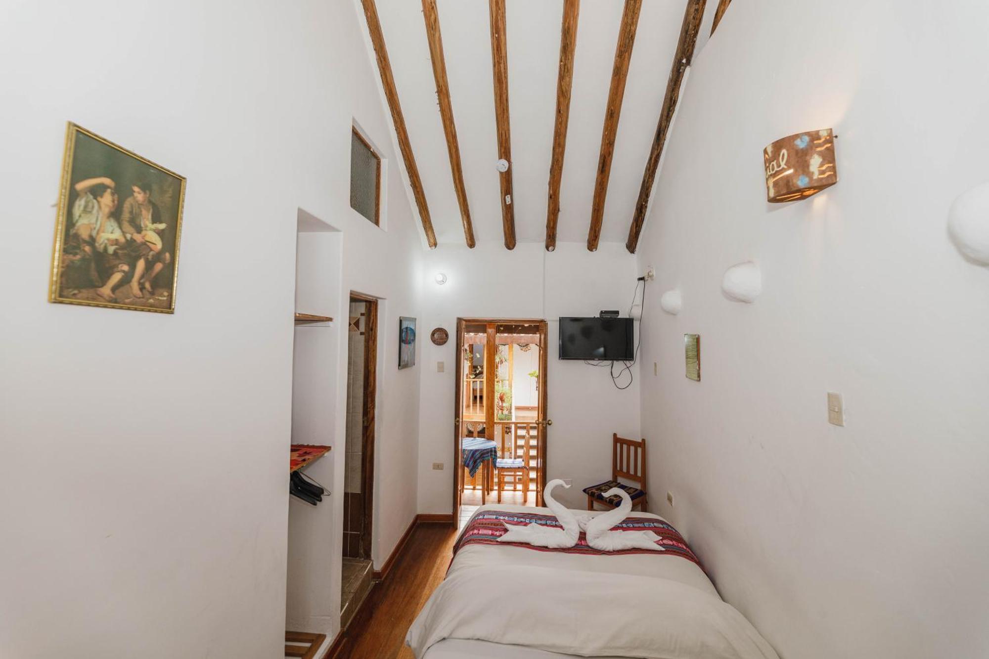 Quarto Individual Econômico com Banheiro Compartilhado