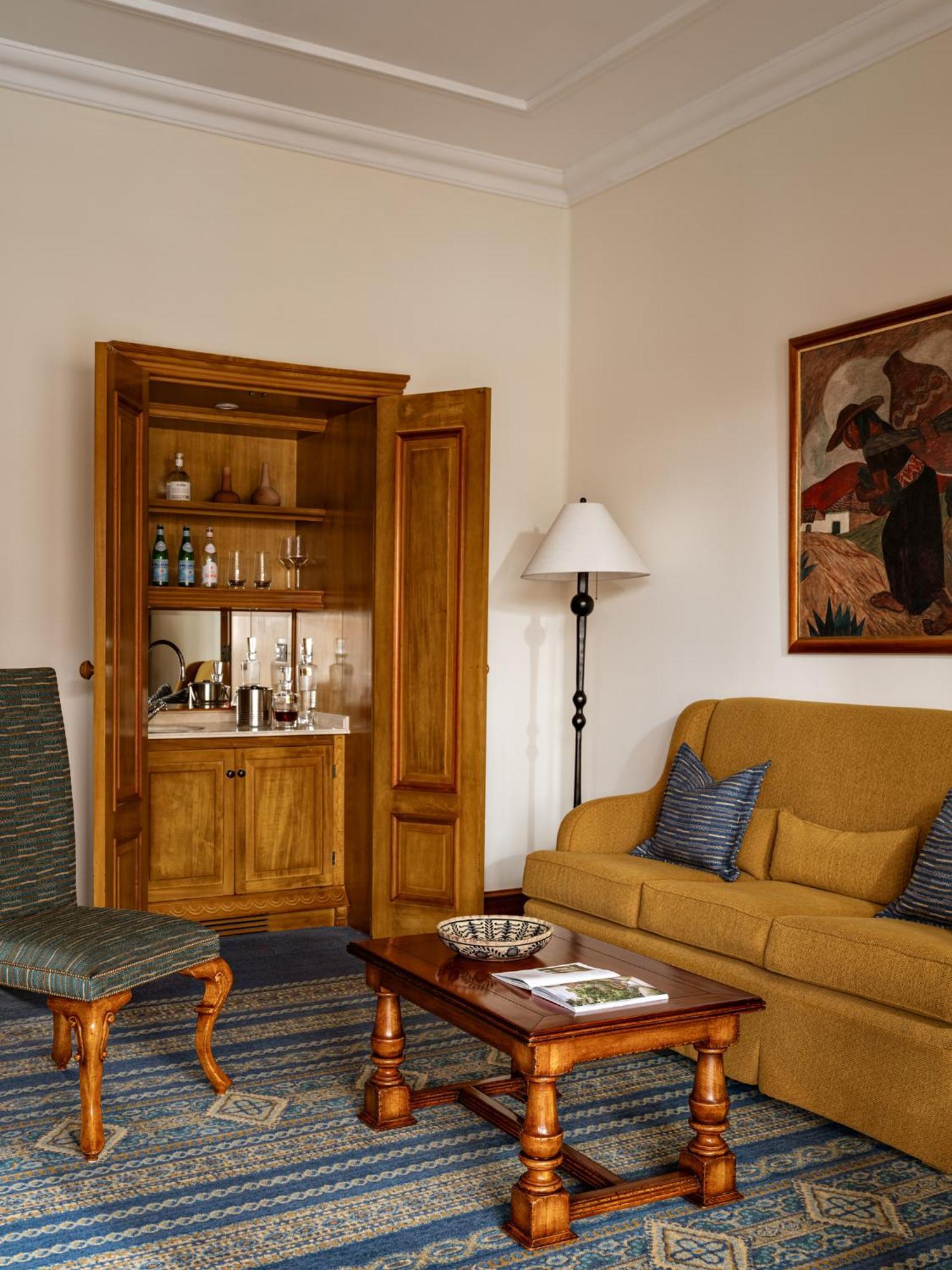 Deluxe Studio Suite