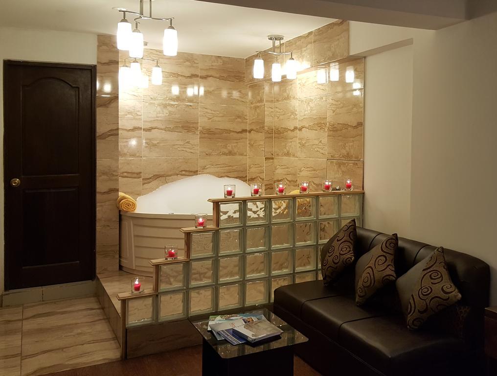 Deluxe Double Room with Jacuzzi,1541859433:JPEG