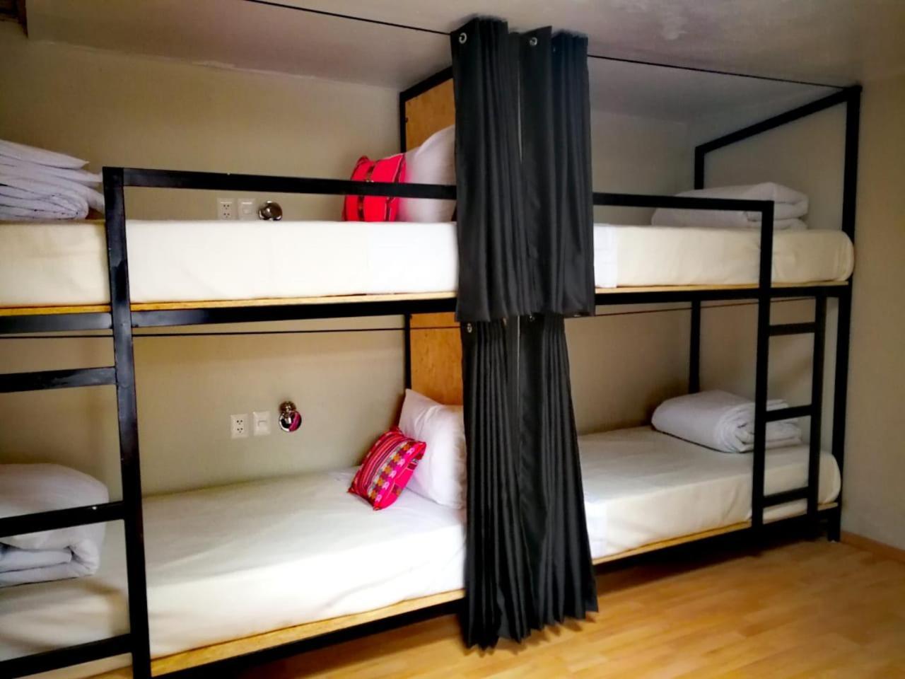 Posto Letto in Dormitorio Femminile con 6 Letti