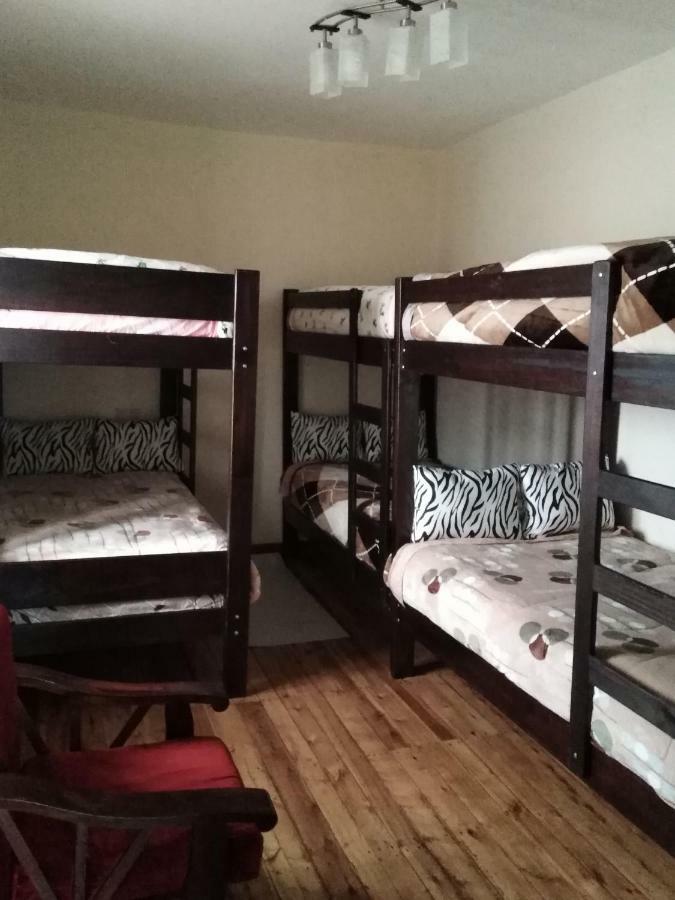 Cama em Dormitório Feminino com 6 Camas
