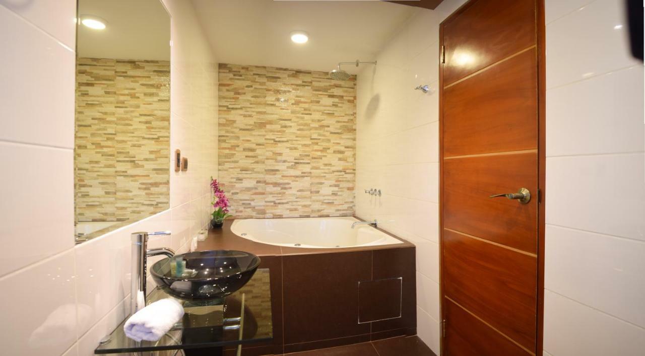 King Suite with Jacuzzy and City View