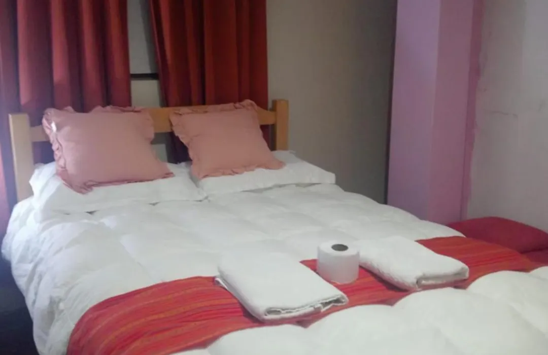 Yllari'S Inn-1