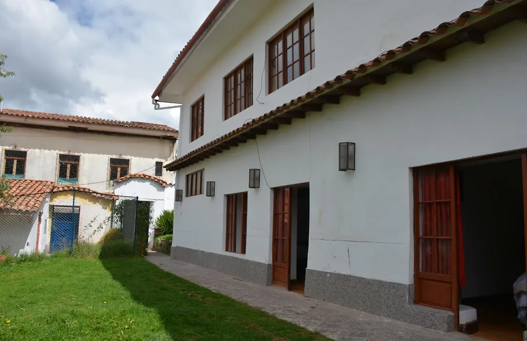 Casa Hospedaje Jardines De Jeyu-1