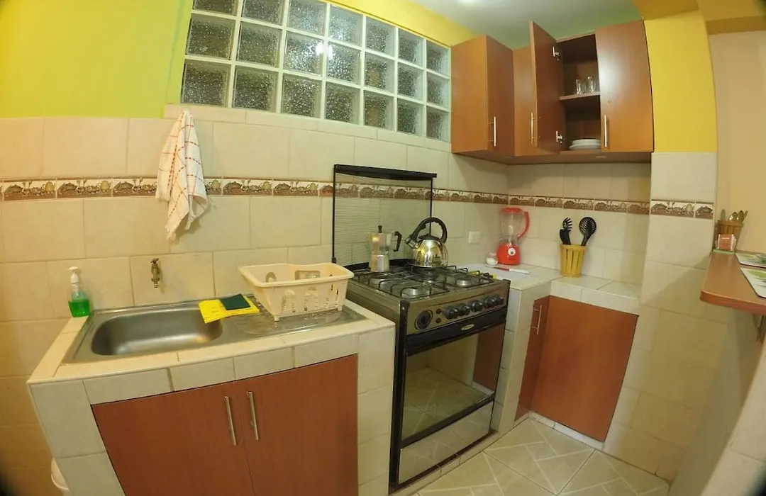 Cozy And Centric Apartment In Great Location!-1