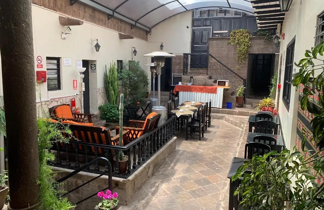 Golden House Hotel Cusco-1