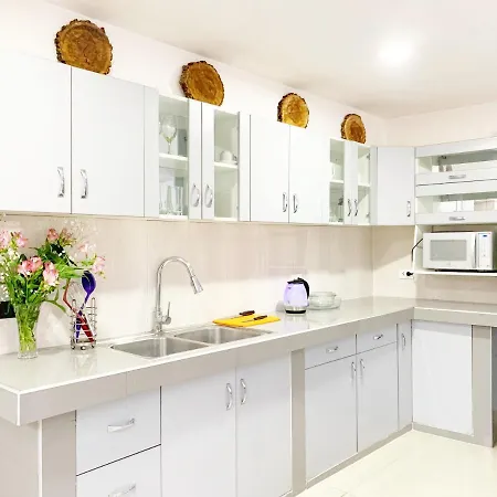 Luxury & Stylish 4 Mins From The Airport-2