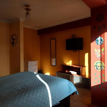 Alojamiento de 2 Habitaciones con Baño Privado-2