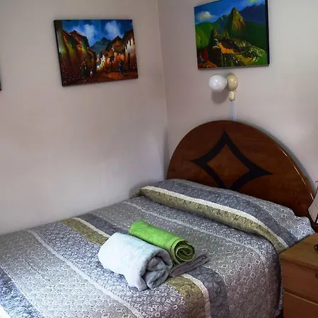Carlos Guest House 2 Cusco-3