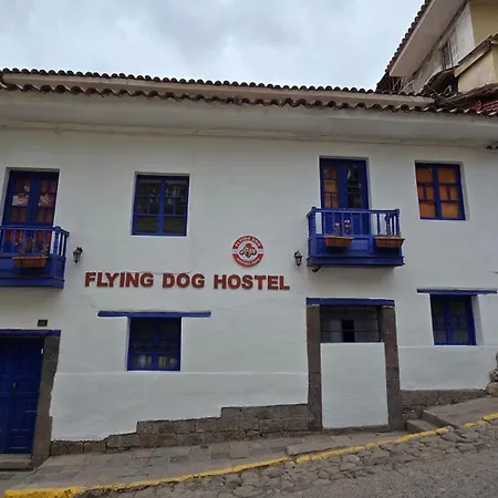 Flying Dog Hostel Cusco-2