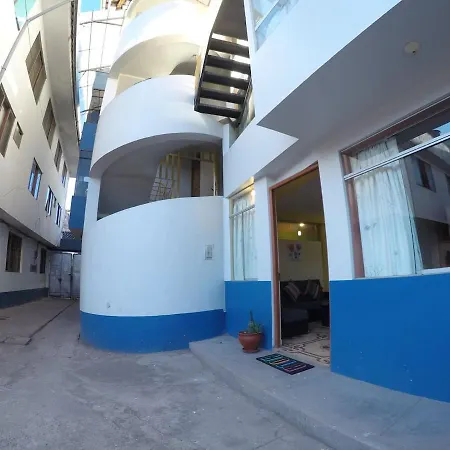 Cozy And Centric Apartment In Great Location!-3