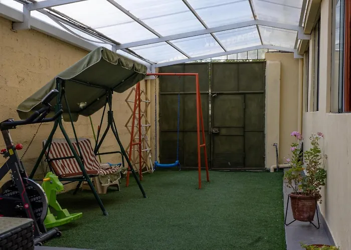 5 Bedroom Ground Floor Apartment, Centric Location In Cuzco